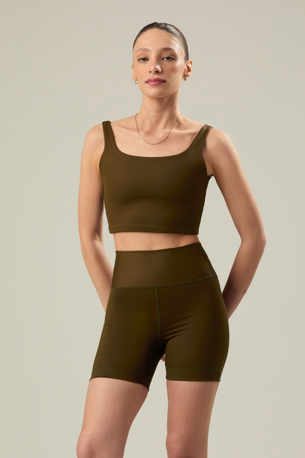 BERMUDA CURTA SOFT MOVE HIGH VERDE MILITAR