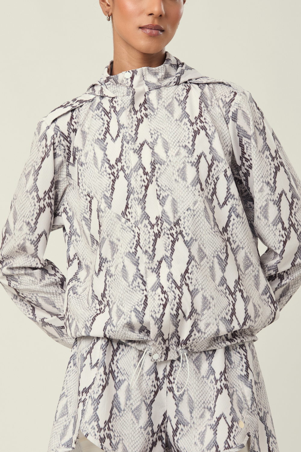 JAQUETA CORTA VENTO ANIMAL PRINT OFF WHITE