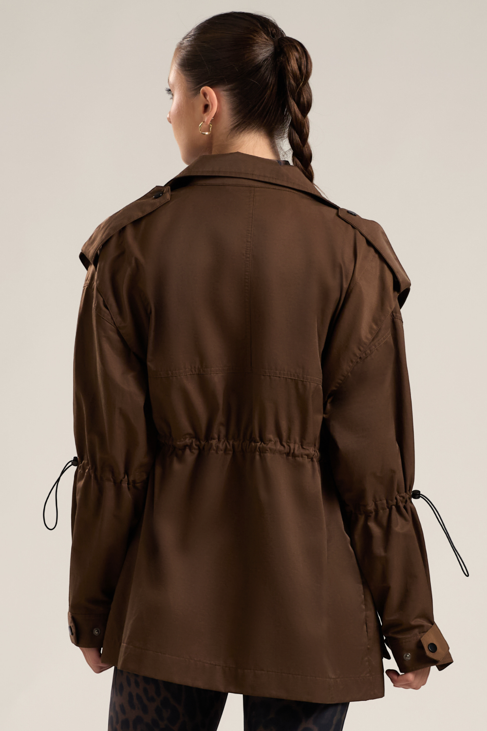 MARROM