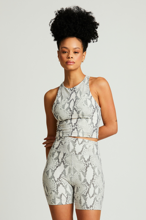 BERMUDA CURTA ANIMAL PRINT OFF WHITE
