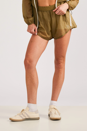SHORTS ULTRA LIGHT VERDE MILITAR