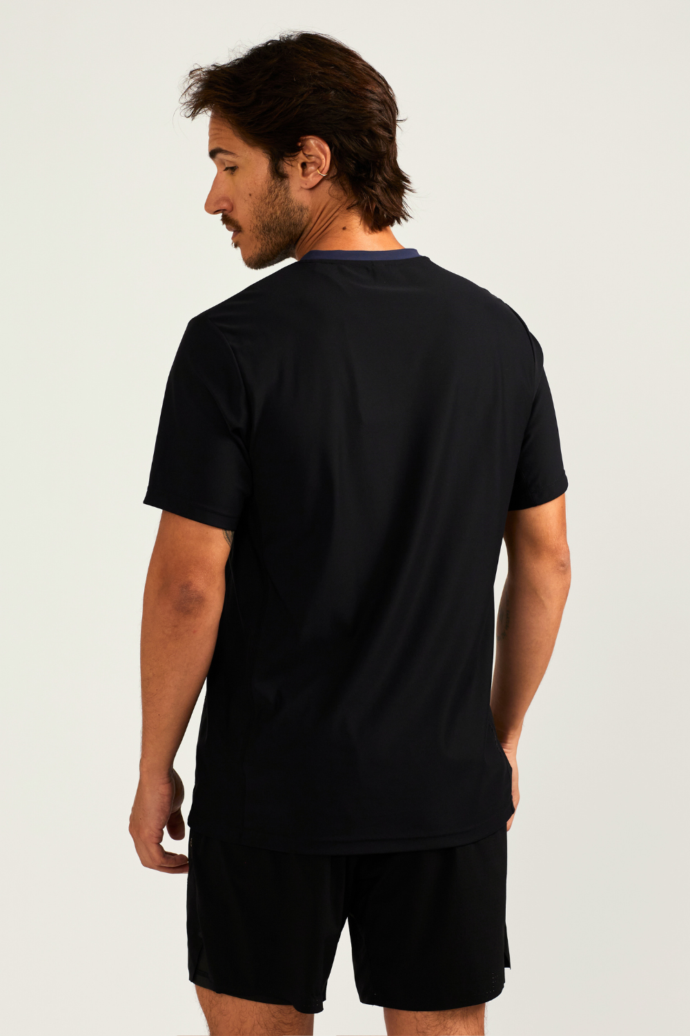 CAMISETA POLIAMIDA SIDE CUT PRETO