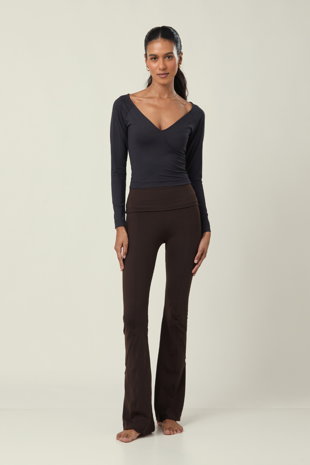 BLUSA MANGA LONGA DECOTE TRANSPASSE BY MICA PRETO