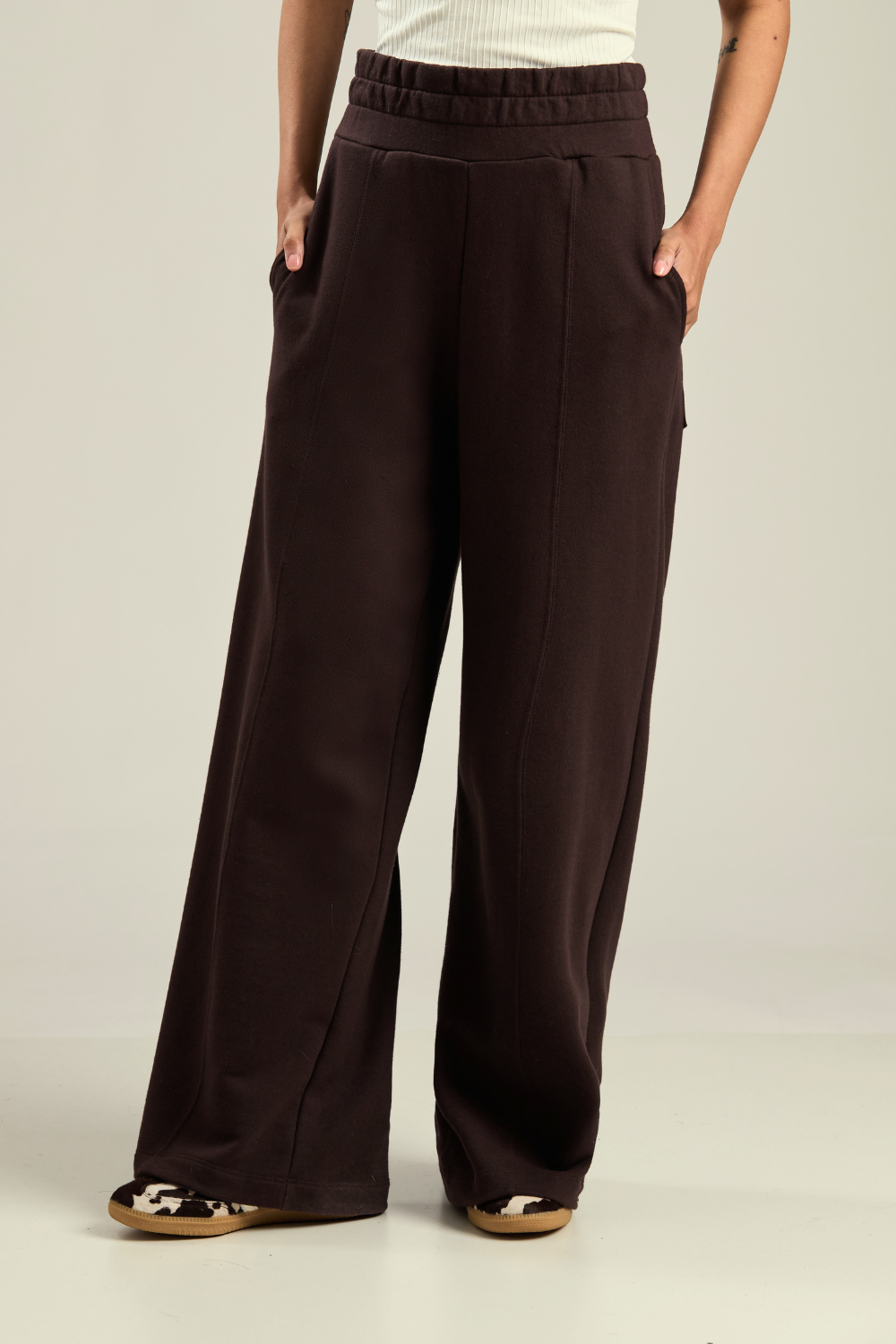 CALÇA MOLETOM WIDE BALANCE COFFEE