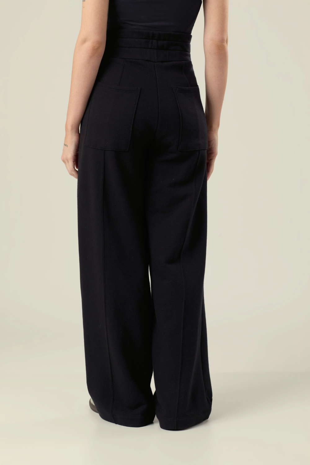 CALÇA MOLETOM WIDE BALANCE PRETO