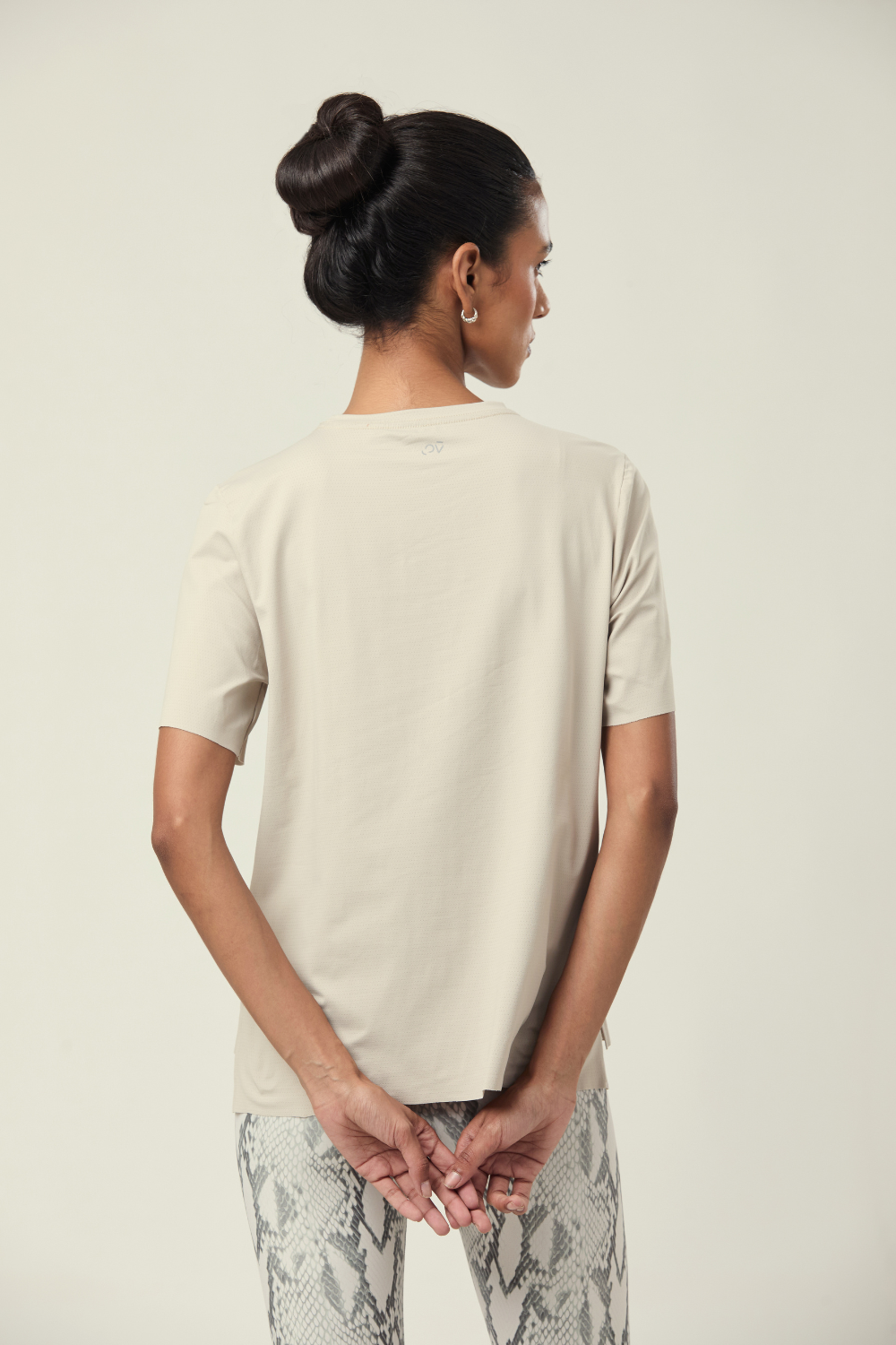 CAMISETA BASIC BREATHE PANNA COTTA