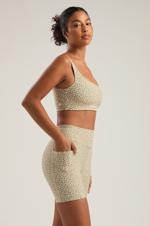 BERMUDA CURTA ANIMAL PRINT CHEETAH CARAMELO