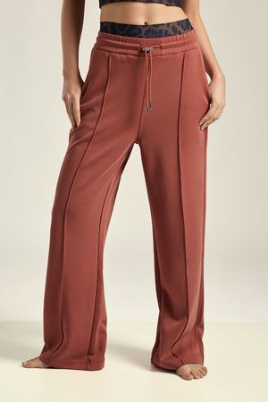 CALÇA WIDE SCUBA CLEAN COLLECTION TERRACOTA