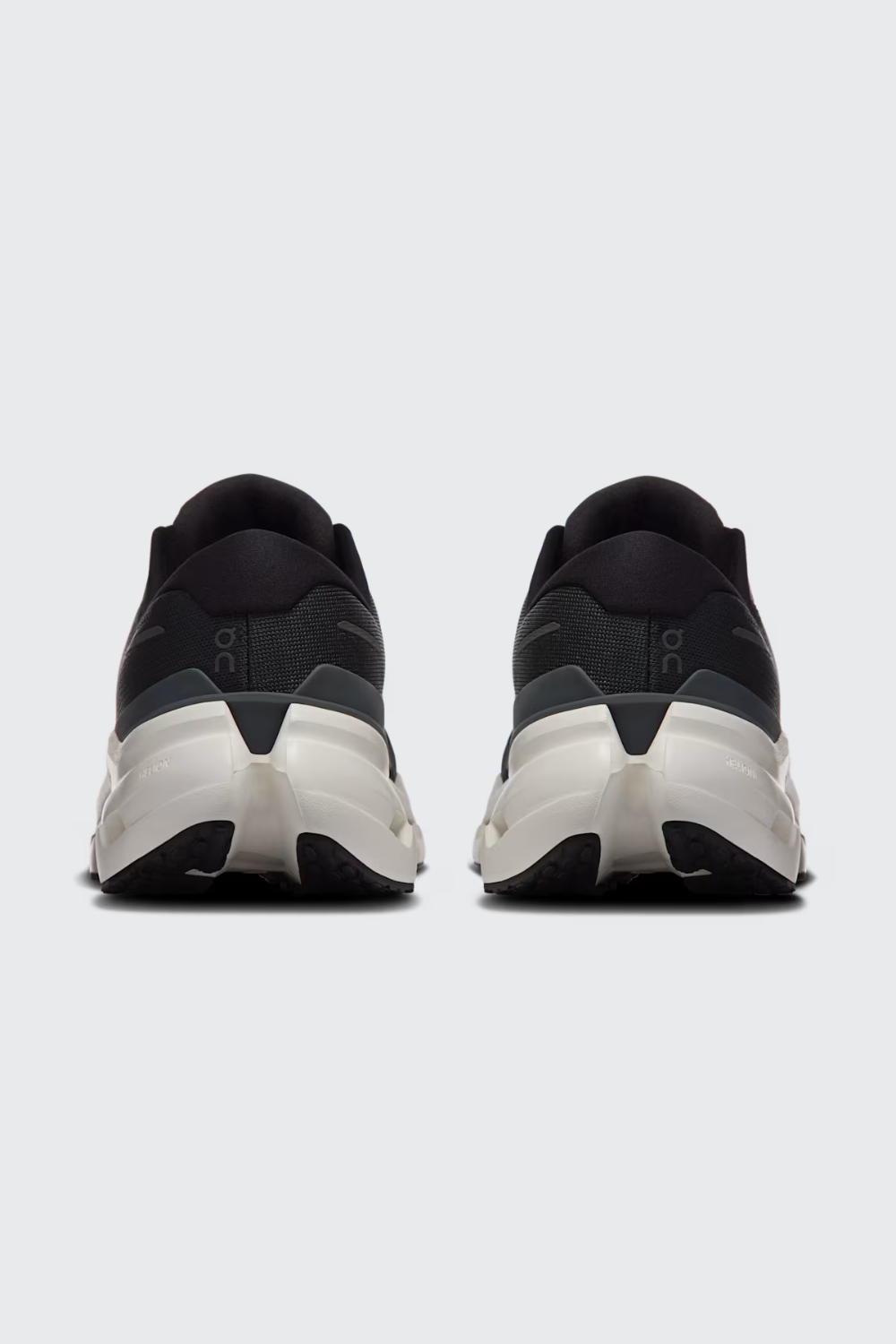 BLACK | IVORY
